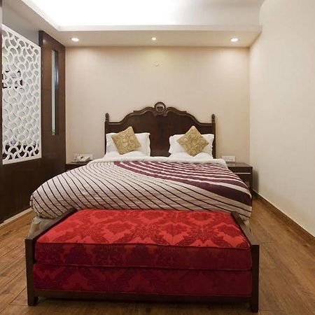 Oyo Premium Pitampura Hotell New Delhi Eksteriør bilde