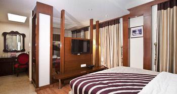 Oyo Premium Pitampura Hotell New Delhi Eksteriør bilde
