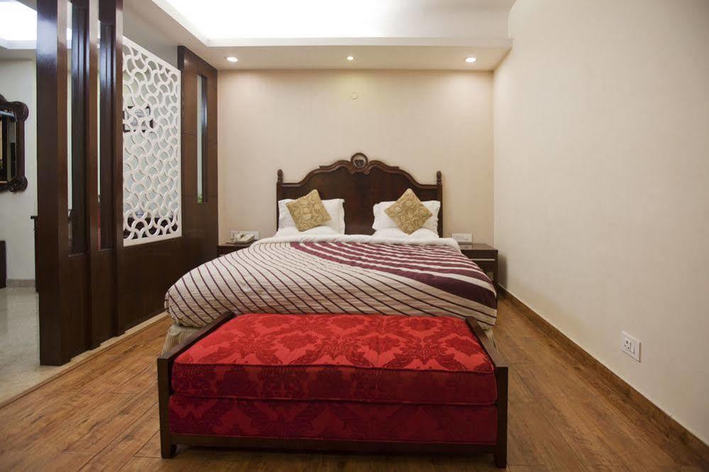 Oyo Premium Pitampura Hotell New Delhi Eksteriør bilde